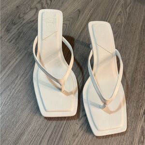 Elegant white Women's kitten heels